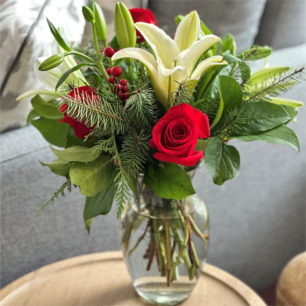 Sparkling Snowflakes Bouquet –  Greenery Plus Florist, Monroe NY